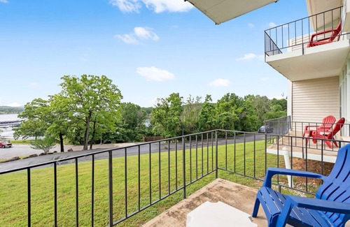 Indian Point Condo | Branson Fun- Lakeview Suite w/2 Queens & Resort Perks!