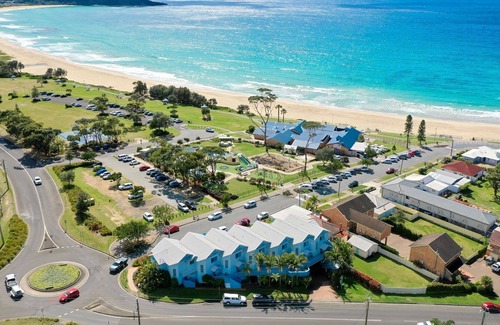 Mollymook Villa | Breakers 7- Located in the golden triangle of beautiful Mollymook Beach.