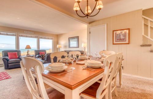 Neskowin House | Breakers Beach House 5 - Meredith Lodging