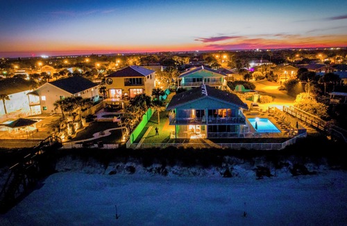 New Smyrna Beach Condo | Breath taking views in this 2 bedroom condo on New Smyrna Beach