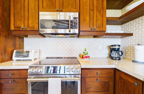 Las Catalinas Condo | Breathe ocean breeze & hear waves during stay