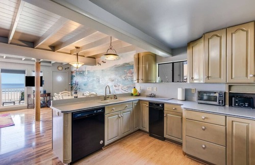 Rio del Mar House | Breathtaking Beach Front House - Steps to the Sand