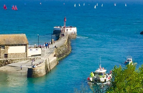 West Looe Apartment | Breathtaking Coastal, Harbour and Countryside Views.