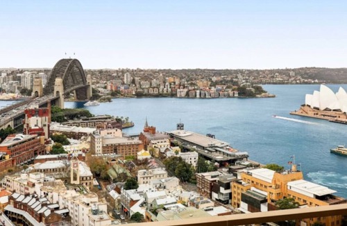 The Rocks Apartment | Breathtaking Harbour Bridge Views in Prime Locale!
