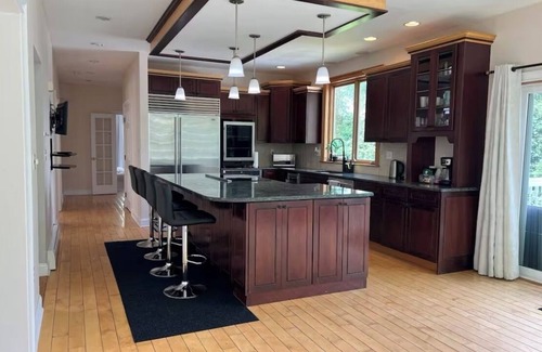 Columbia House | Breathtaking home with unforgettable views