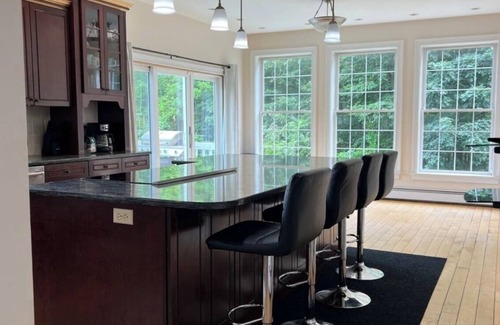 Columbia House | Breathtaking home with unforgettable views