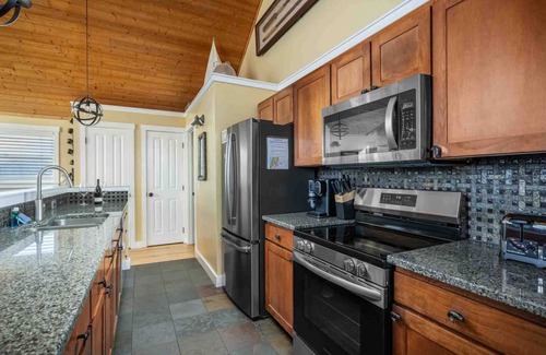 Logsden House | Breathtaking Ocean Front Views, Hot Tub, Fireplace, Deck, Steps from Sandy Beach, Pet Friendly