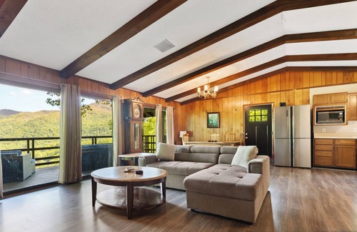 Maggie Valley House | Breathtaking Views; Pet Friendly; Quiet Rustic Escape; Waterfalls; All Year Golf
