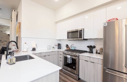 Veterans Park Condo | Breathtaking Views Of Downtown Boise and Foothills!