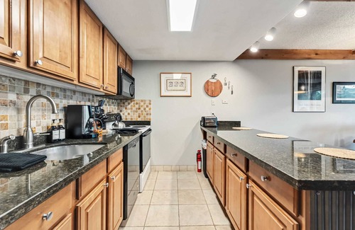 Peak 9 Condo | Breck Getaway: Views, Sauna & Family-Friendly Stay