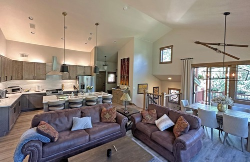 Peak 8 House | Breckenridge 5 Star Mountain Townhome with Private Hot Tub