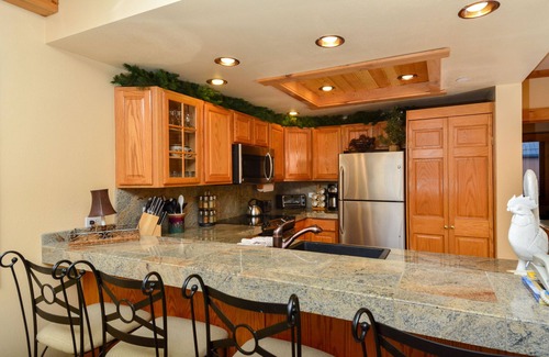 Peak 9 Condo | Breckenridge Ski In Ski Out Condo, Great Views, Pool & Hot Tubs, Walk to Town