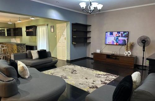 Blantyre Apartment | Breeze and Branches