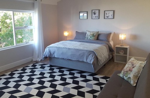 L'Agulhas House | Breeze in