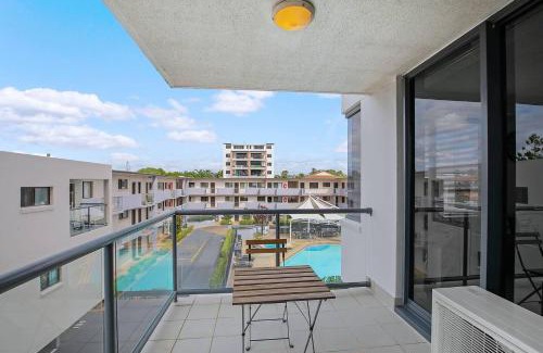 Southport Apartment | Breezy Beachside - Enjoy Outdoor Fun and Relaxation