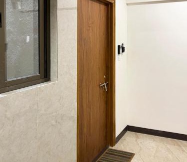 Santacruz Apartment | Breezy, Bright, Upper Floor 2bhk nr BKC & Airport