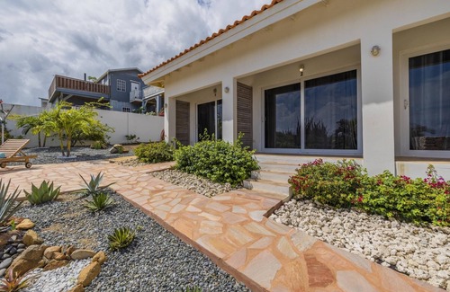 Santa Cruz Apartment | Breezy & Cozy Retreat ~ Arikok National Park ~Pool