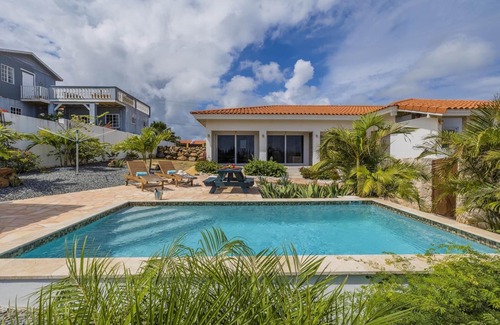 Santa Cruz Apartment | Breezy & Cozy Retreat ~ Arikok National Park ~Pool