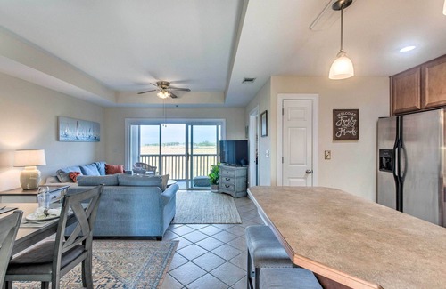 Darien Condo | Breezy Darien Condo w/Tranquil Marsh Views!