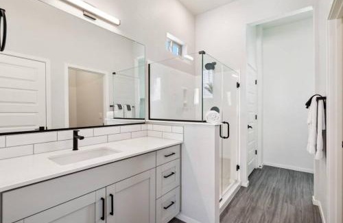 Casa Grande Apartment | Breezy Modern House in Casa Grande with Pool,BBQ