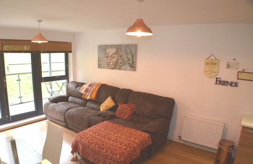 Brentwood Apartment | Brentwood Town Retreat - 2 Bedroom Apartment