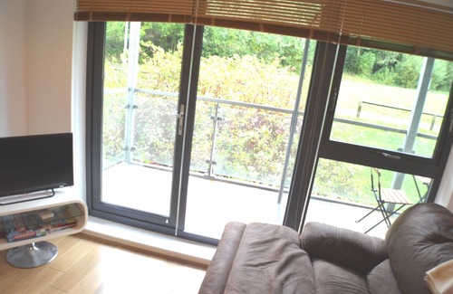 Brentwood Apartment | Brentwood Town Retreat - 2 Bedroom Apartment