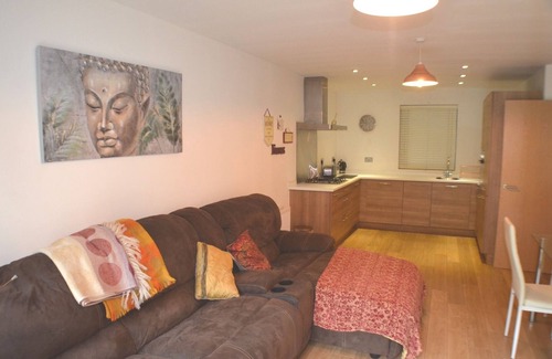 Brentwood Apartment | Brentwood Town Retreat - 2 Bedroom Apartment