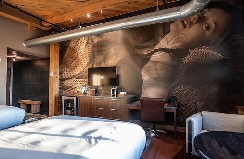 Fifth Ward Hotel | Brew City Retreat, 4 Modern Units, Pets Allowed, Close to Erie Street Plaza!