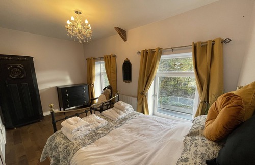 Margam Cottage | Bridgend Cottage Perfect place to stay if you love exploring or just relaxing