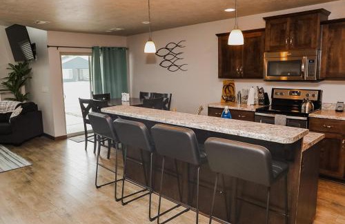 Arnolds Park Villa | Bridges Bay Vacation Cabin 152