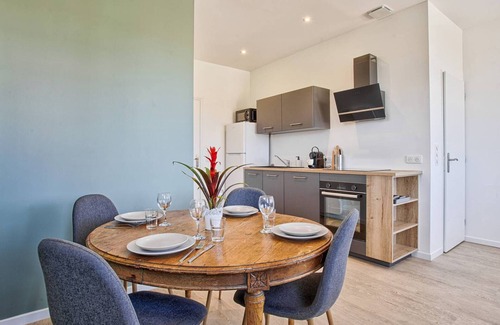 Merville-Franceville-Plage Apartment | Bright apartment with 2 balconies, 600m from the beach