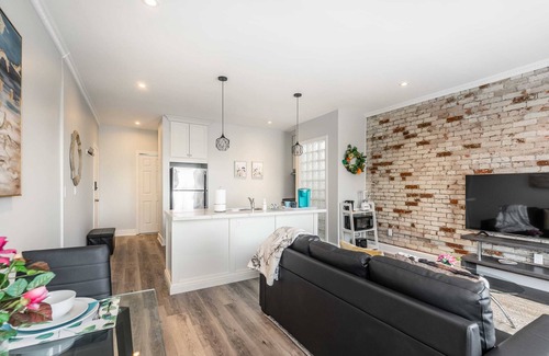 Central Hamilton Apartment | Bright 1 Bedroom Condo Heart of James Street North