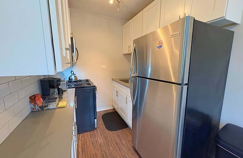 Hyde Park Apartment | Bright 1BR Unit in a Prime Spot