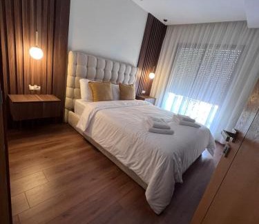 Luxus Apartment | Bright 2-Bedroom Apartment with Balcony & Parking