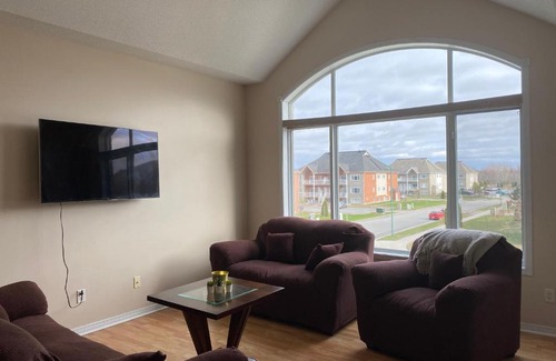 Plateau Apartment | Bright 2 bedroom condo with parking on premises