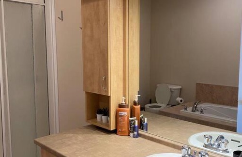 Plateau Apartment | Bright 2 bedroom condo with parking on premises