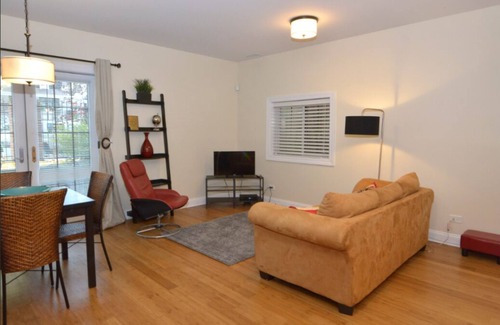 Wrigleyville Condo | Bright 2BR Apt w/Private Entrance & Laundry by AllSet Turnover