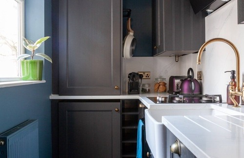 Hackney House | Bright 2BR Garden Flat, 5min to Dalston, Sleeps 5