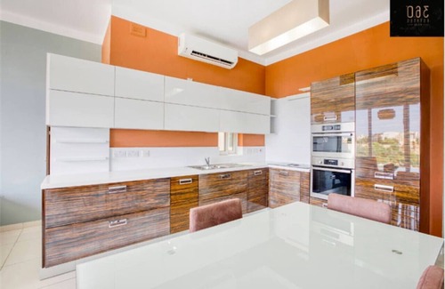 Il-Balluta Apartment | Bright 3BR Apt in St'Julians with Balcony Views!