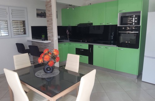 Gros-Morne Apartment | Bright, air-conditioned 86m² F2 apartment with panoramic view