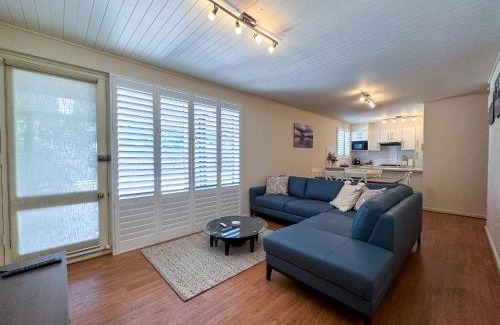 North Adelaide Apartment | Bright & Airy Adelaide Retreat with Courtyard