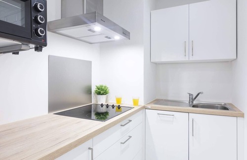 Juan-les-Pins Apartment | Bright and Cosy 4A - Studio Apartment, Sleeps 2
