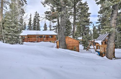 Meadow View Heights House | Bright and Cozy Duck Creek Cabin with Grill and Fire Pit