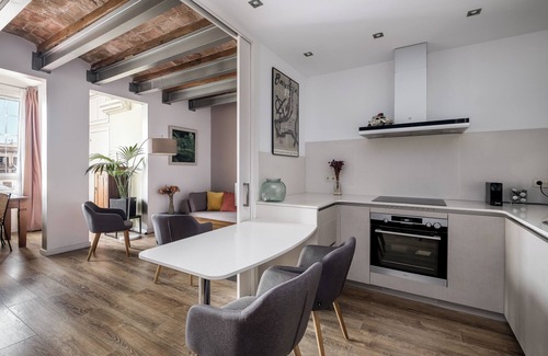 la Vila de Gracia Apartment | Bright and Quiet Duplex Apartment