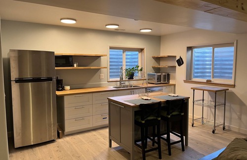 Colorado Springs House | Bright and Spacious Modern One Bedroom Basement Unit