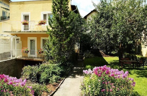 Bad Reichenhall Apartment | Bright apartment- 4 persons, 40sqm, 1 bedroom, large windows