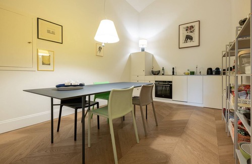 Innere Stadt Apartment | Bright Apartment in the City Center with a View of the Ringstrasse