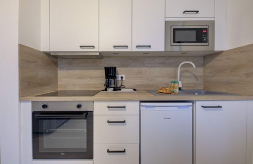 Avoine Apartment | Bright apartment in the center of Avoine