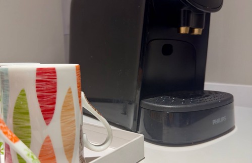 Quartier de la Goutte-d'Or Apartment | Bright Apartment near Montmartre 'Amélie'