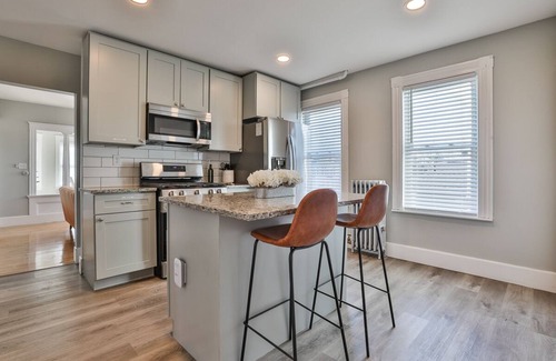 North Andover Apartment | Bright Apartment Near Downtown, Highways, Boston